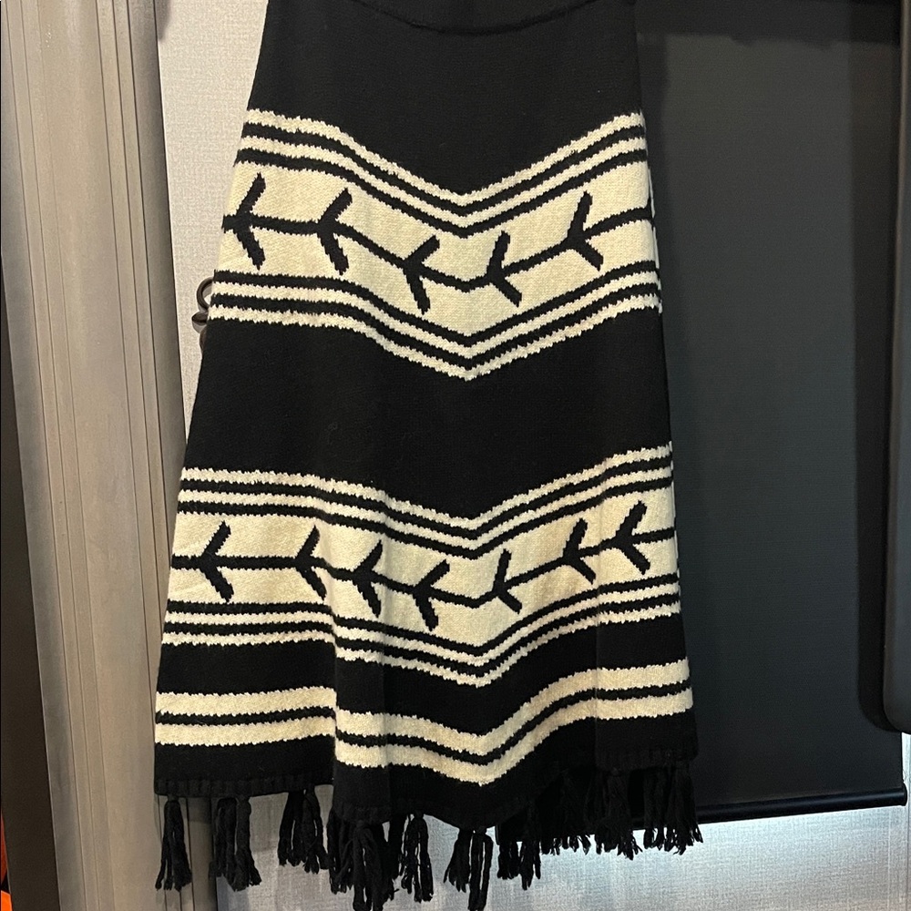 Chic Black and White A-Line Skirt with Fringe - Picture 1 of 5